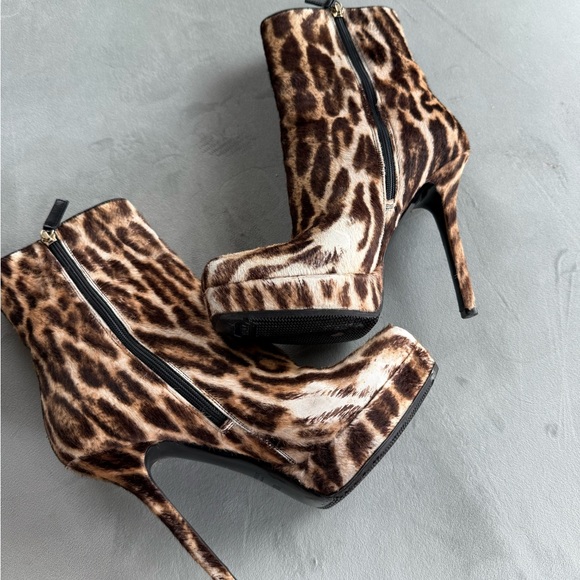 Gucci Leopard Print Ponyhair Heeled Ankle Boots, EU 37.5 - Picture 10 of 14
